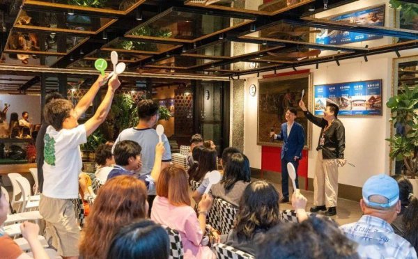 顺应网 光明时评：“乱讲PPT大赛”火了，无厘头的快乐让人如此上头？